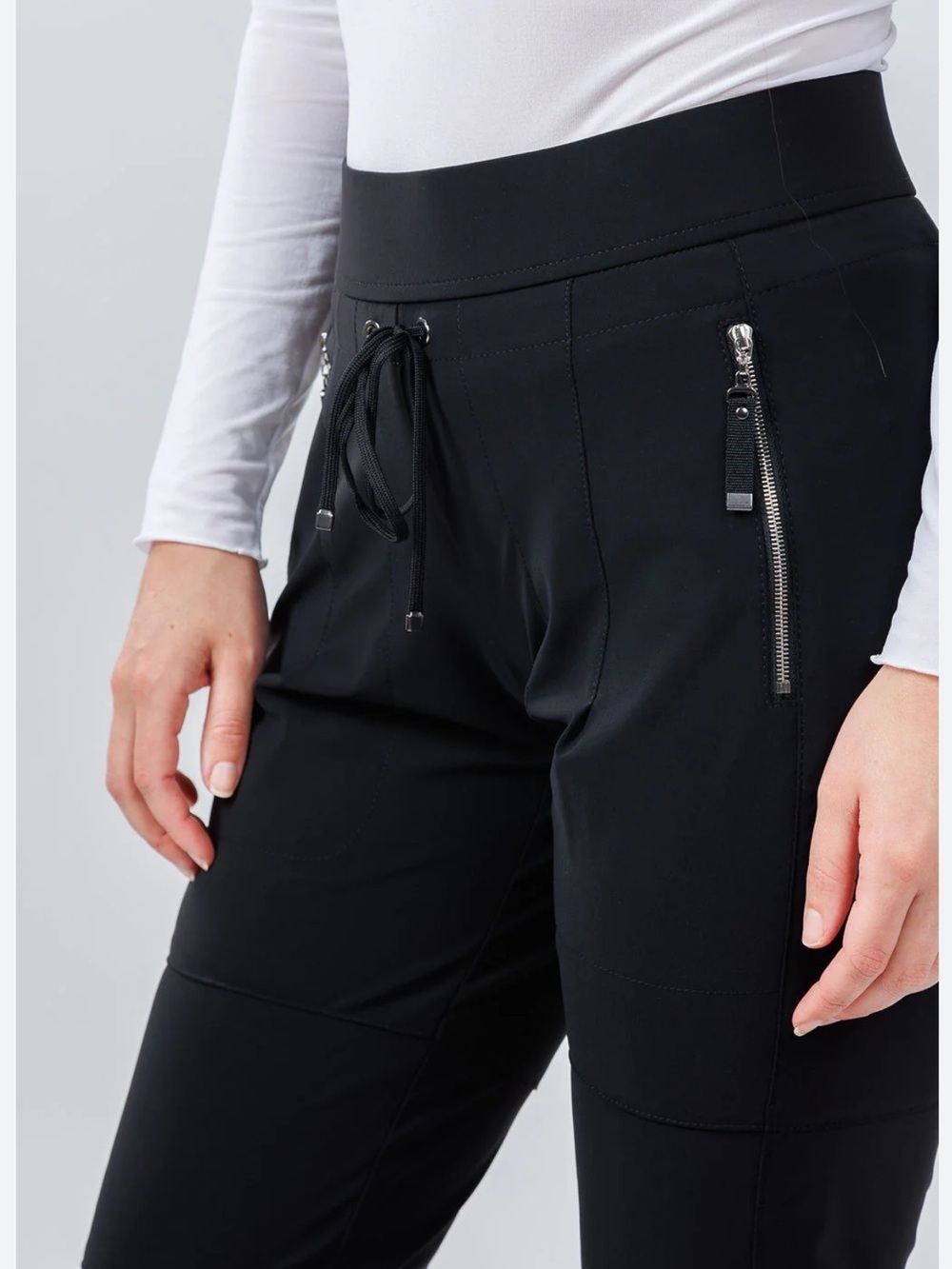 Raffaello Rossi Black Candy Pants in Size 36/US6